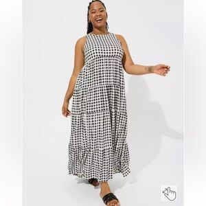 NWT Torrid Washable Tiered Halter Maxi Dress